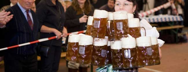 Most-beer-steins-carried-over-40-meters-female Most-beer-steins-carried-over-40-meters-female